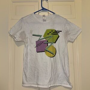 Gildan White TShirt short sleeve 80s geometric art travel play casual summer